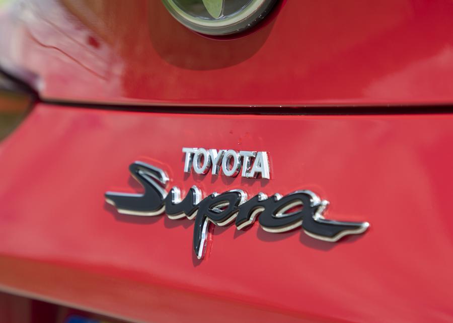 Логотип Toyota GR Supra (A90) 2019 года  (UK) (фото 69 из 91)